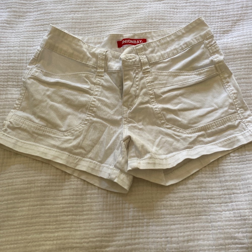 Unionbay mid rise white shorts size 3
